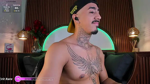 Donovan_Desmond's cam snapshot