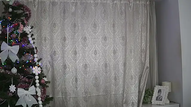 AprilHadid's cam snapshot