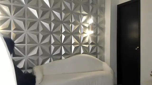 zoerouse_'s cam snapshot