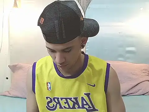 tylor_boy's cam snapshot