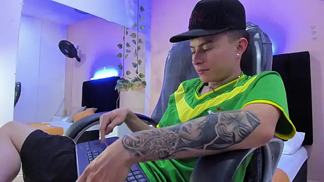 Nascary_Fox's cam snapshot