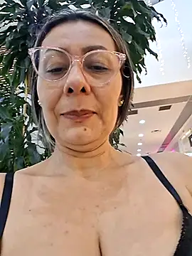 Mia-funny20's cam snapshot