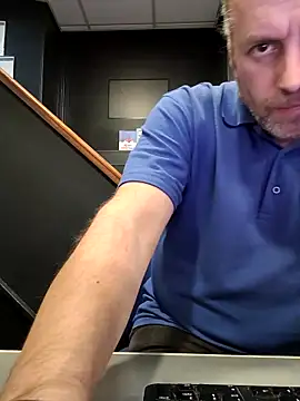 JulianJ50 live sex cam