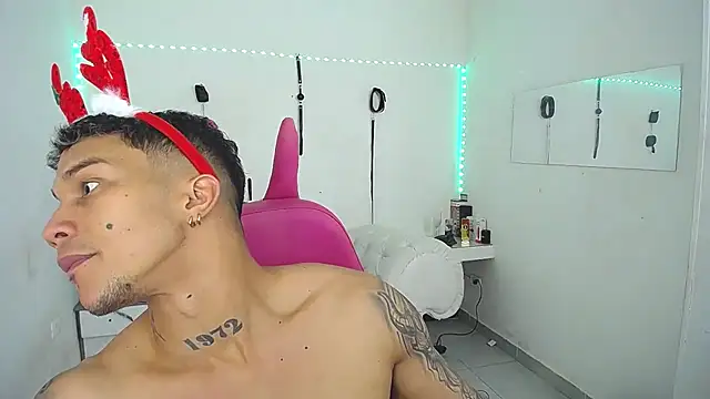 Leonard_Price live sex cam