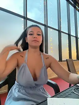 Alyshanon18 live sex cam