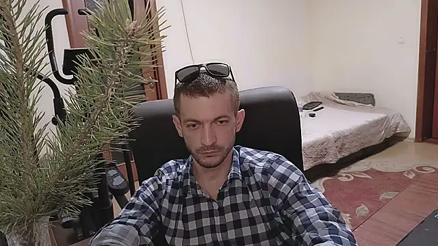 333Alone_in_theDark777's cam snapshot