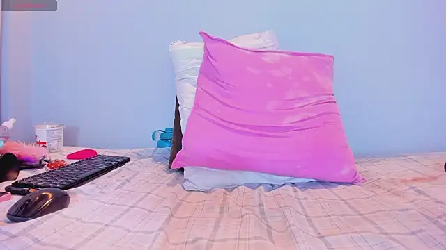 Violet_horny05's cam snapshot