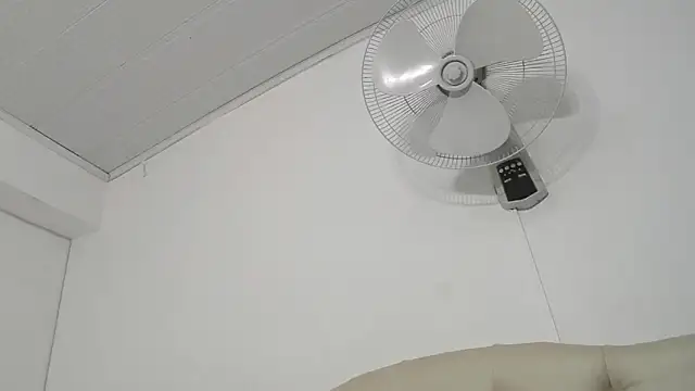 Maylin_horny19's cam snapshot