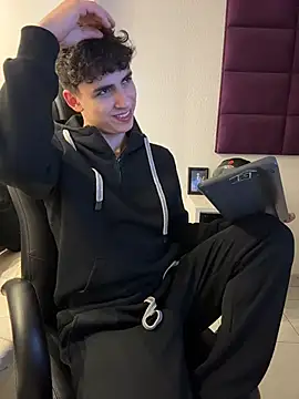 AdrianRinaldi's cam snapshot