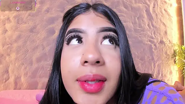 Naomy_gyal's cam snapshot