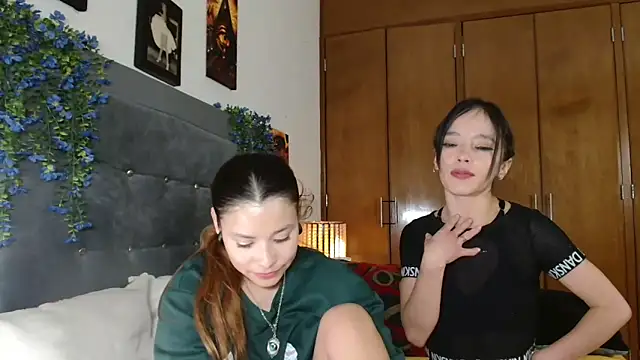 3littleschoolteens's cam snapshot