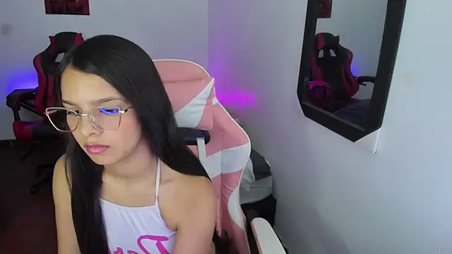 jessi_and_boy's cam snapshot