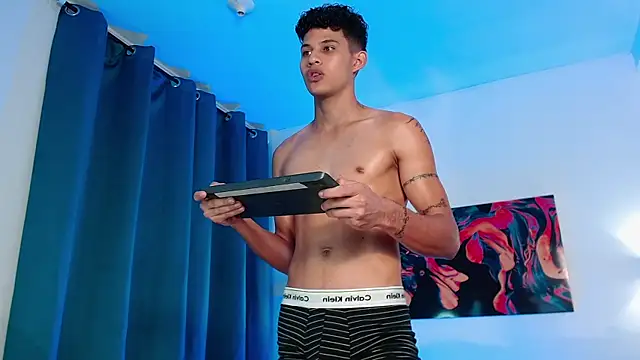 KamiSuarez's cam snapshot