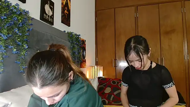 3littleschoolteens's cam snapshot