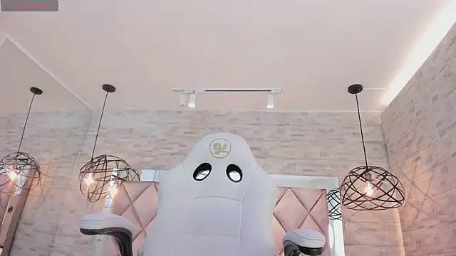 celene_midnight's cam snapshot