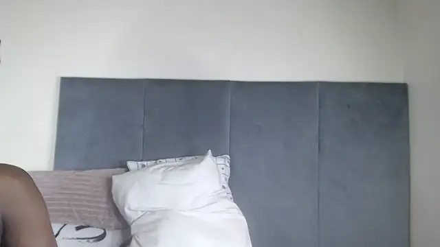 Jah-Queen's cam snapshot