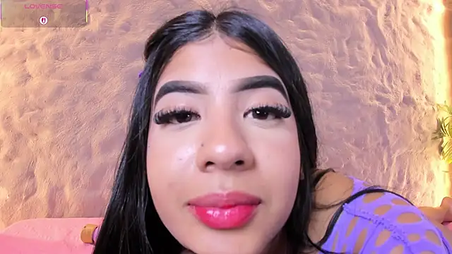 Naomy_gyal's cam snapshot