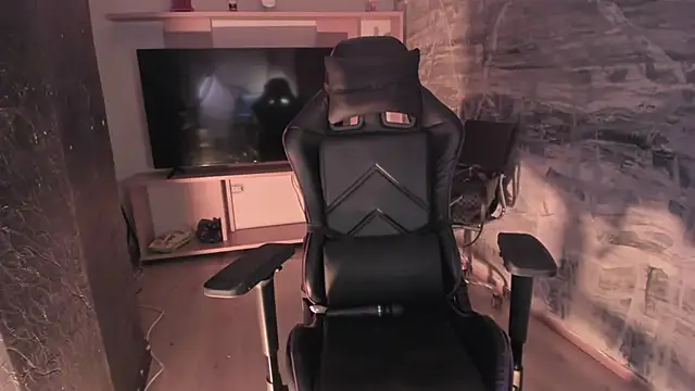 LunaBaker-1's cam snapshot