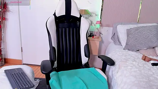 Jadeh_Williams02's cam snapshot