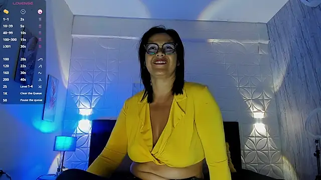 EmillyLim's cam snapshot