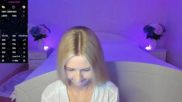 Julie_Blaze's cam snapshot