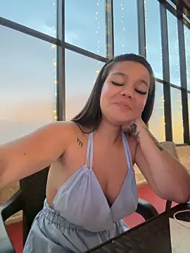 Alyshanon18 live sex cam