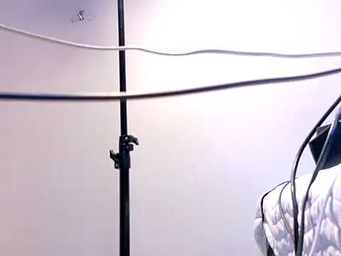 latiin_boy21's cam snapshot