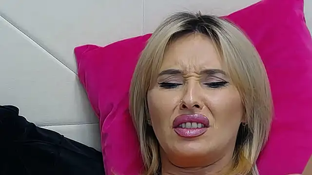 IssaSmith's cam snapshot