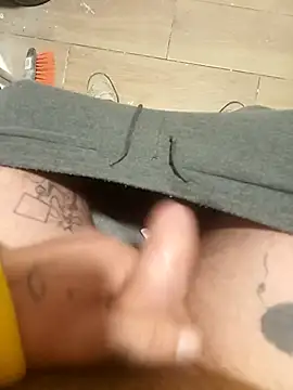 Valencianoo411's cam snapshot