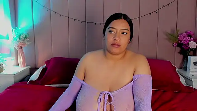 MollyBigBoobs12's cam snapshot