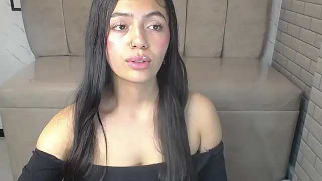 cami_goddess_r's cam snapshot