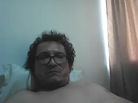 Bombi22 live sex cam