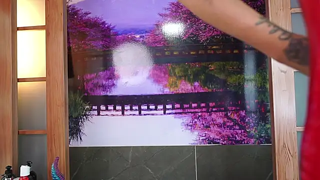 miss_sharlotte18's cam snapshot