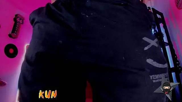 the_beast_master_'s cam snapshot