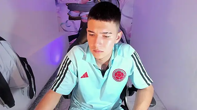 Aleck_Boy's cam snapshot