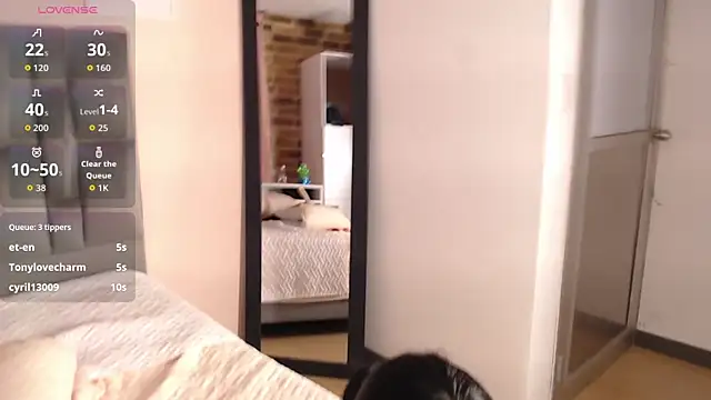 Aiilyn-7's cam snapshot