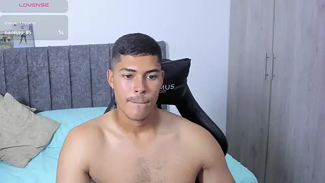 Iamdylan777 live sex cam