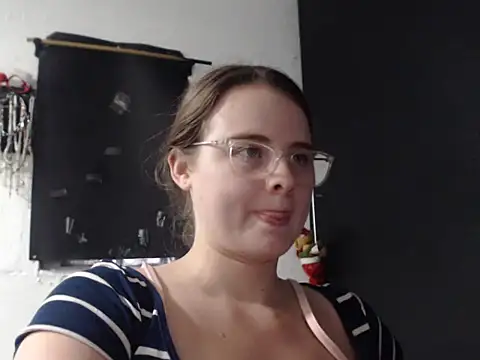 HellenMiyer1111's cam snapshot