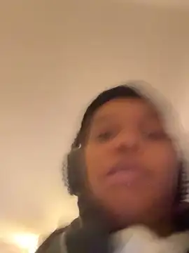 Goldenmami's cam snapshot