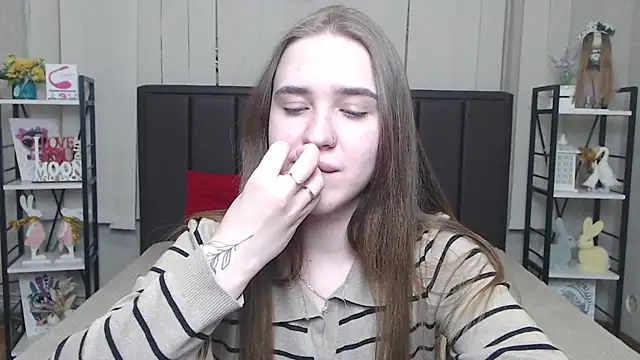 LauraHlot's cam snapshot