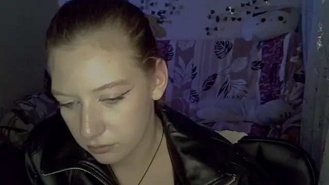 Lily_Ember's cam snapshot