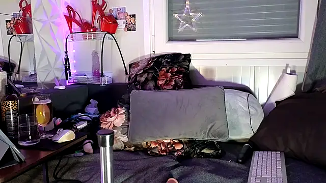 Tatjana_Sue's cam snapshot