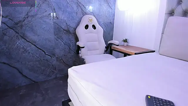 ashlyn_parker's web cam