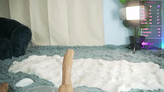 AnnieCouperr's cam snapshot