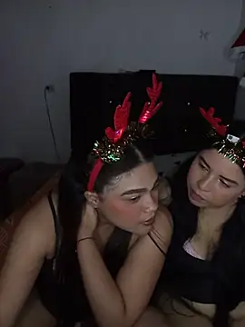 2moons_full_of_love's cam snapshot