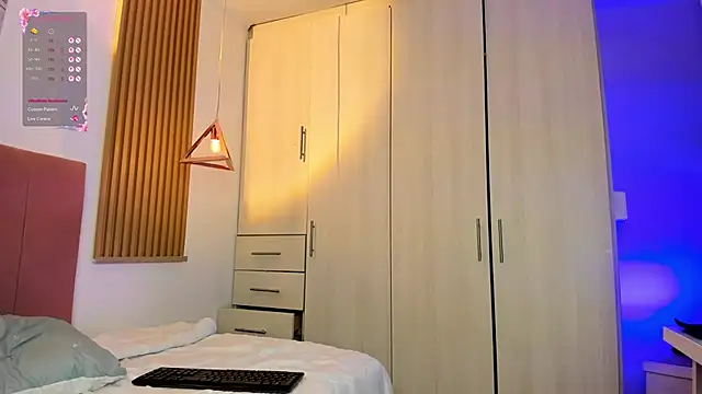 mia_nevaeh's cam snapshot