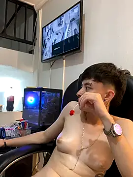 nico_18x live sex cam