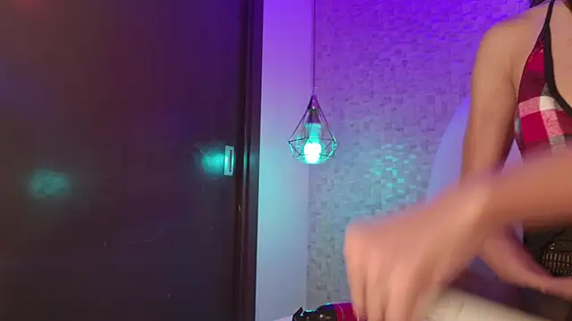 emily_dempsey's cam snapshot