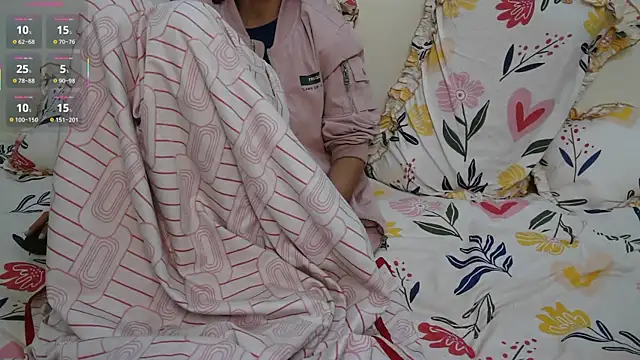 NaughtyThrouple007's cam snapshot