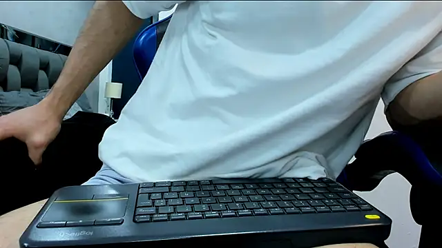 roan_birkin's cam snapshot